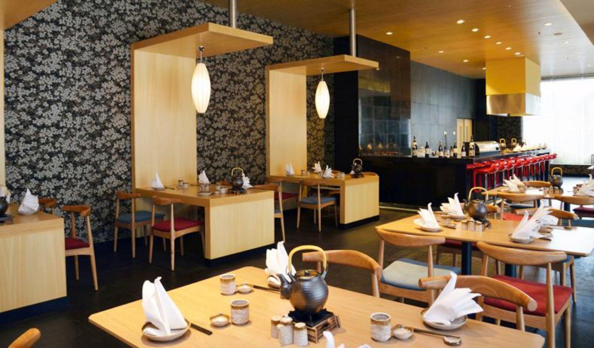 Lexis Suites Penang Bayan Lepas Ngoại thất bức ảnh Interior of a restaurant