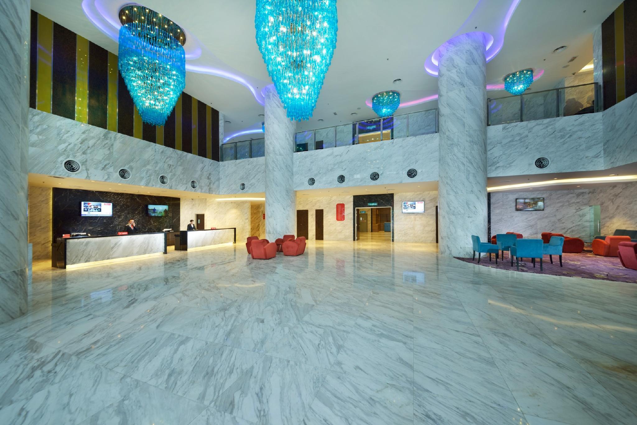 Lexis Suites Penang Bayan Lepas Ngoại thất bức ảnh Lobby