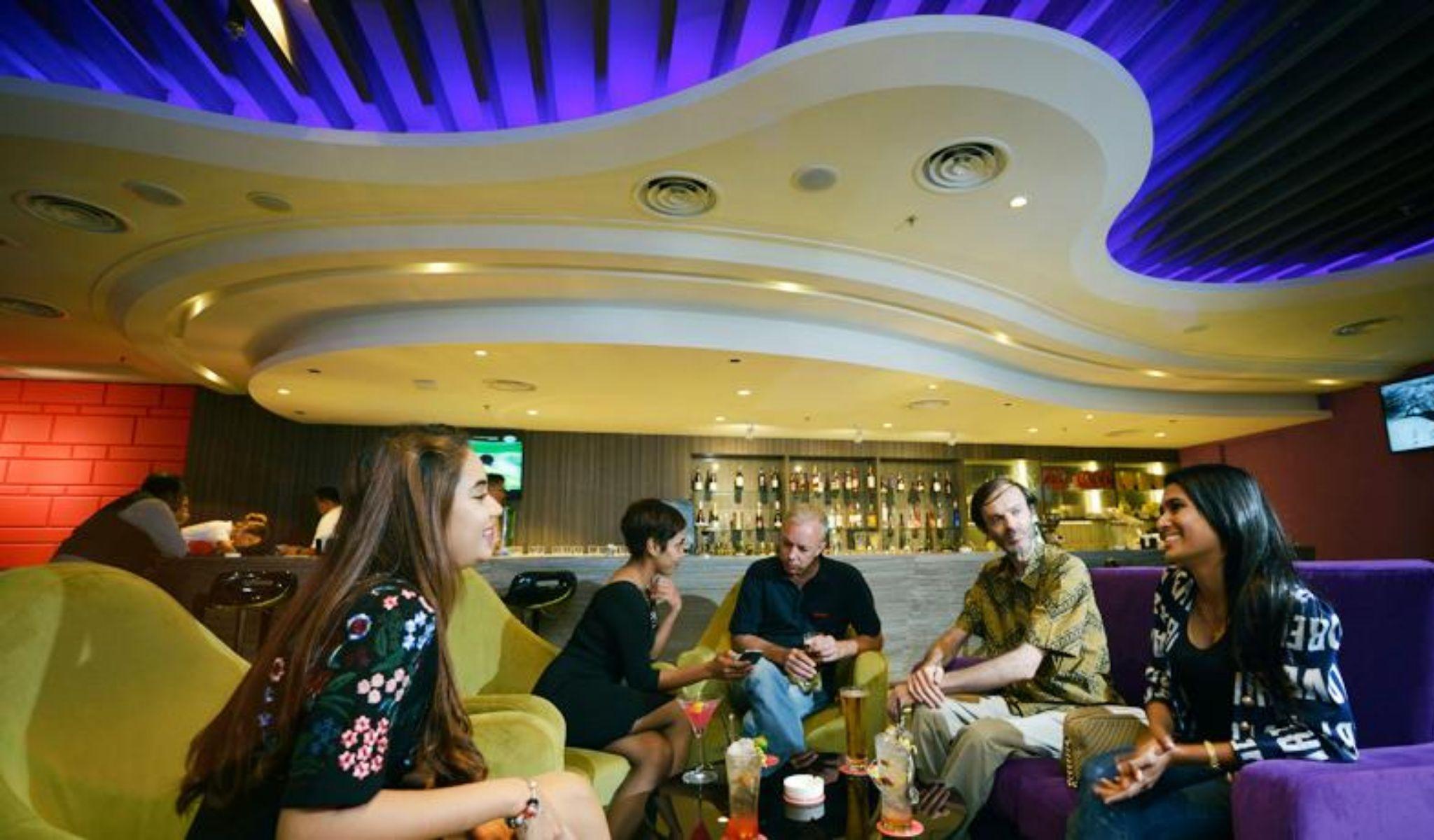 Lexis Suites Penang Bayan Lepas Ngoại thất bức ảnh The bar at the 101 bar