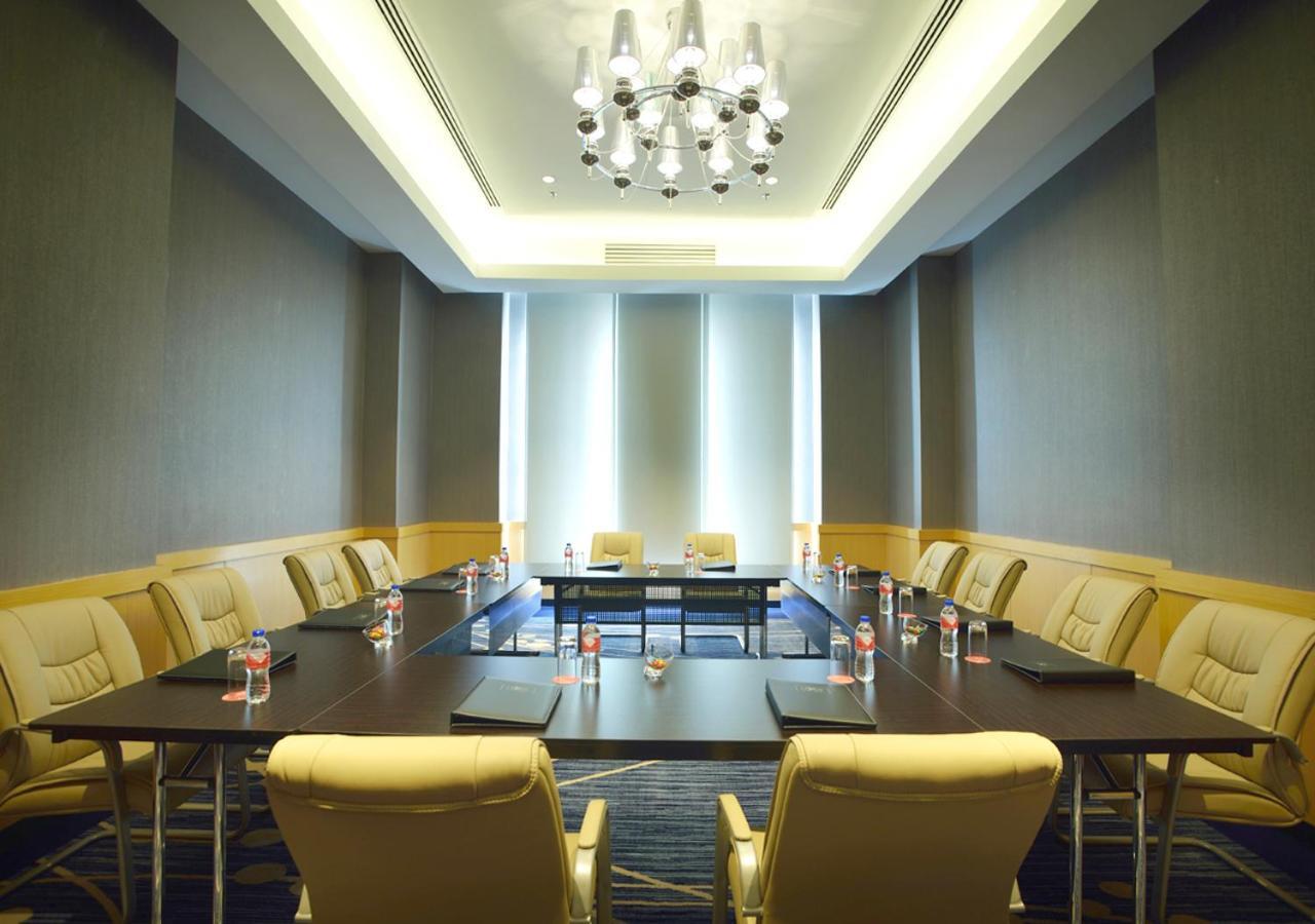 Lexis Suites Penang Bayan Lepas Ngoại thất bức ảnh Meeting room