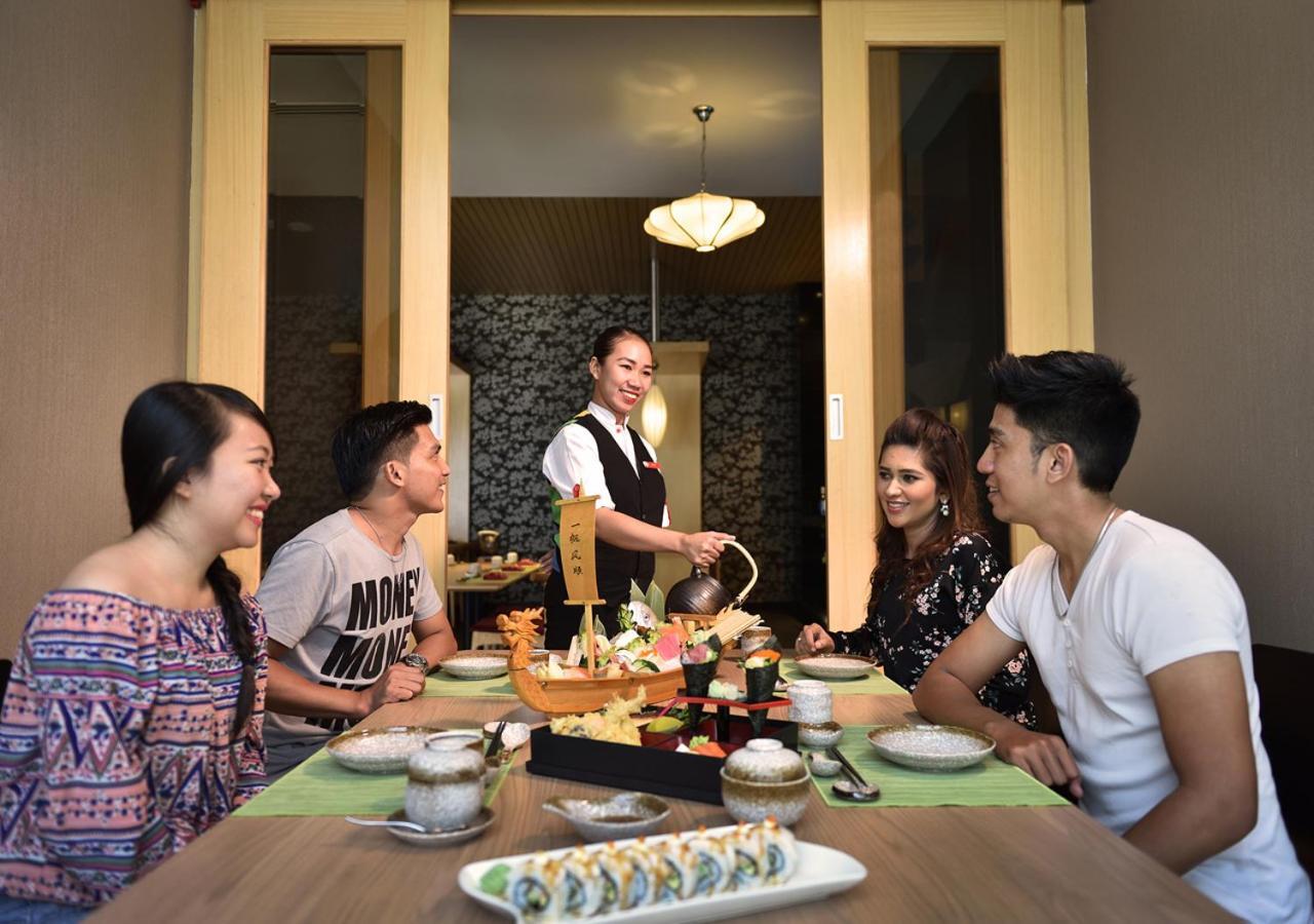 Lexis Suites Penang Bayan Lepas Ngoại thất bức ảnh A restaurant in Vietnam